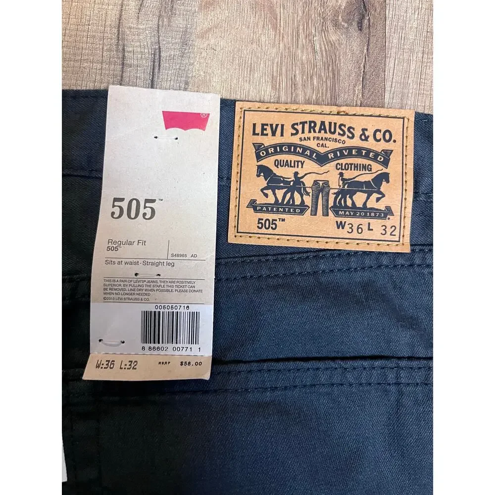Levi Strauss NWT Men’s 505 Straight Leg Jeans 36x32 Regular Fit Straight Leg